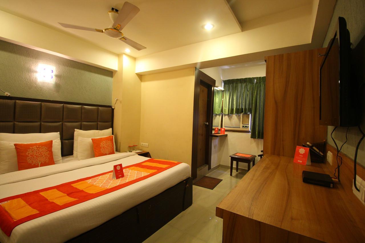Oyo 8786 Hotel Maan Residency Ахмедабад Екстериор снимка