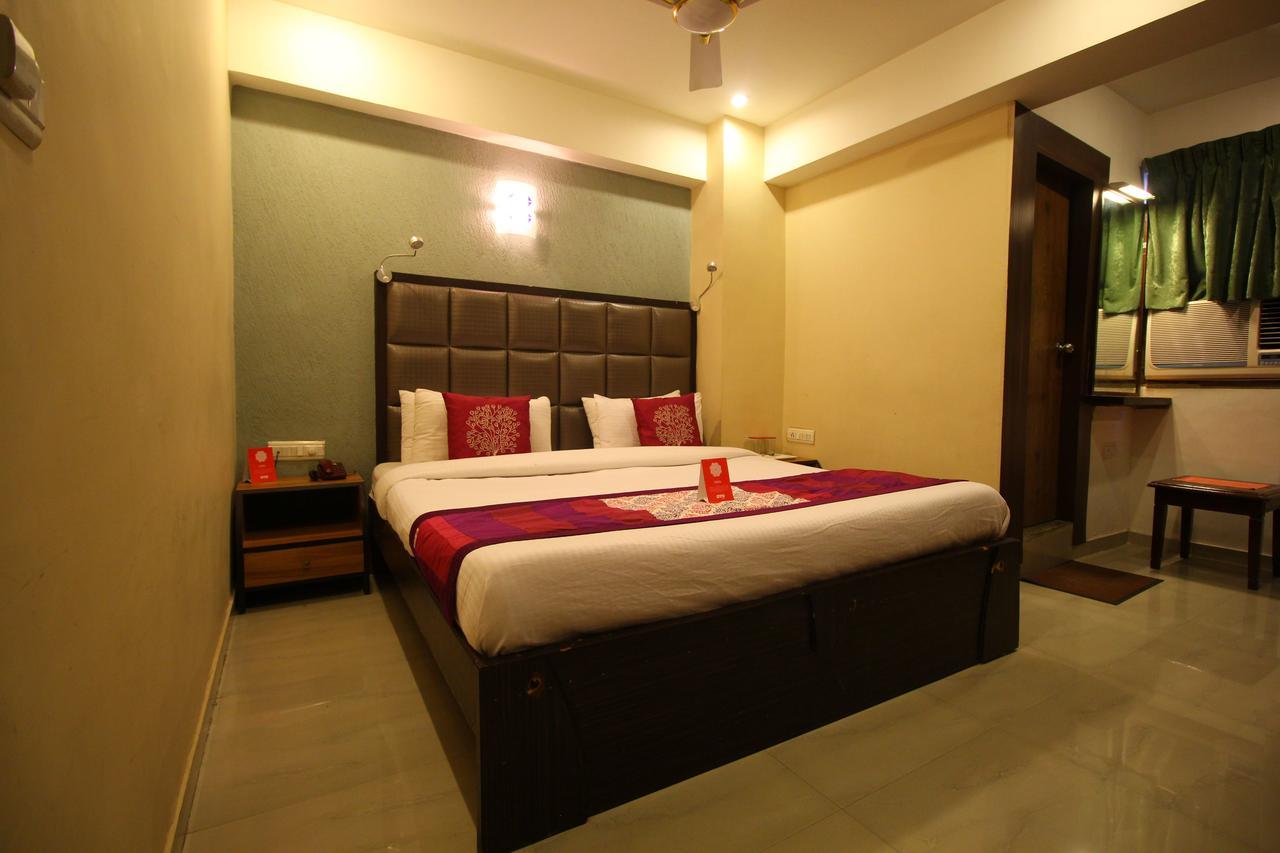 Oyo 8786 Hotel Maan Residency Ахмедабад Екстериор снимка