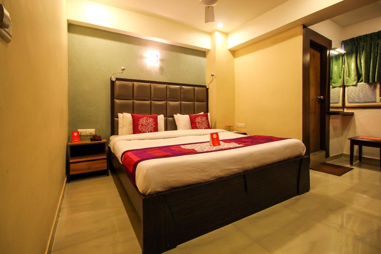 Oyo 8786 Hotel Maan Residency Ахмедабад Екстериор снимка